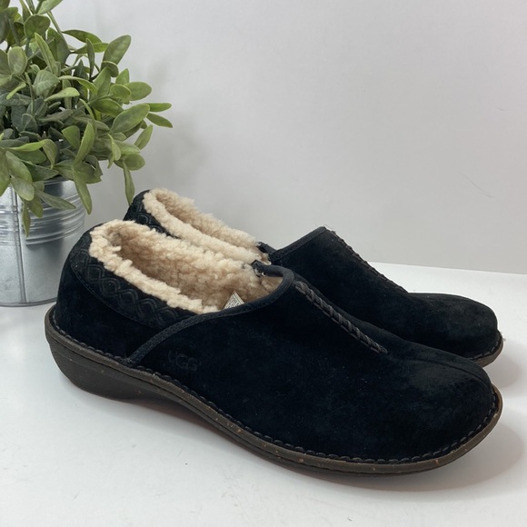 UGG suede slippers size 11 - Picture 2 of 9